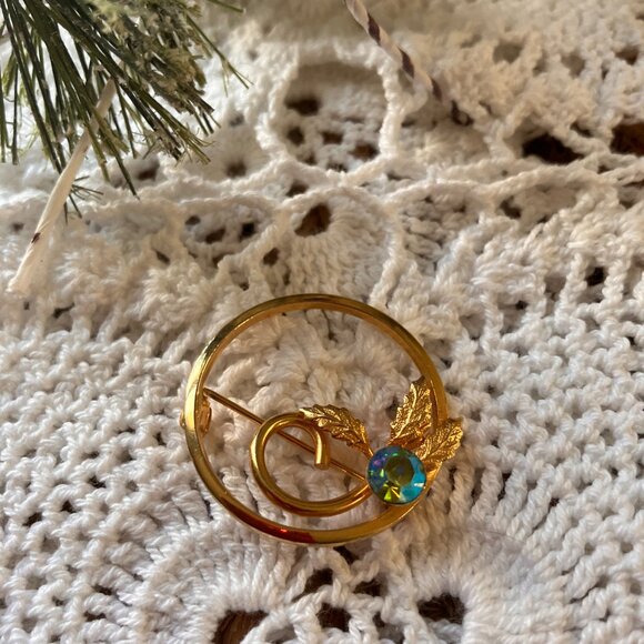 Vintage Holiday Jewelry Collection - 8 Pieces - Vintage Christmas Jewelry, - Picture 7 of 12